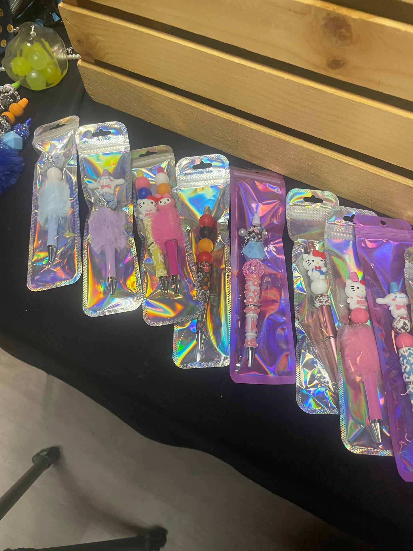 Random beadable pen bundle